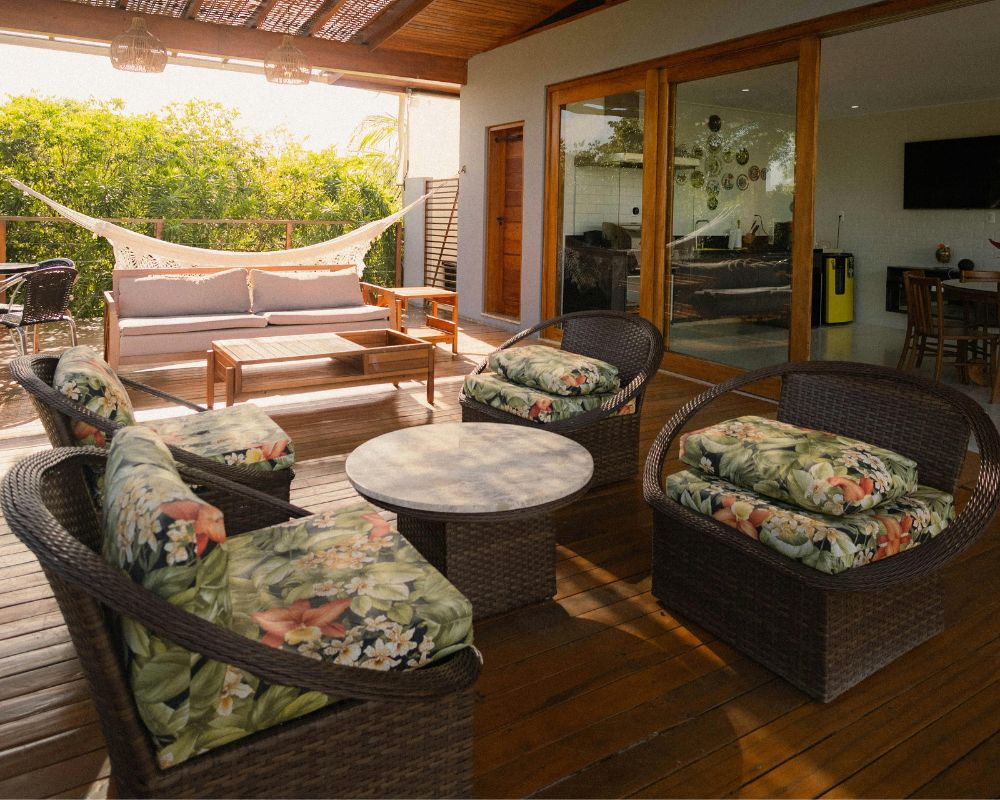 outdoor storage benches